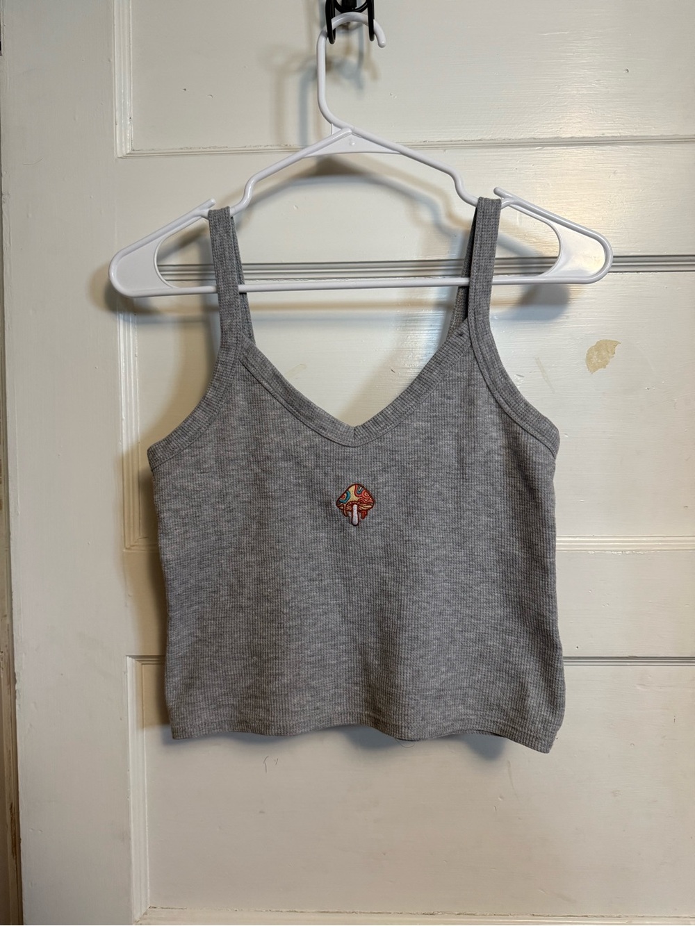 SO gray ribbed cropped tank top with embroidered mushroom design, size S